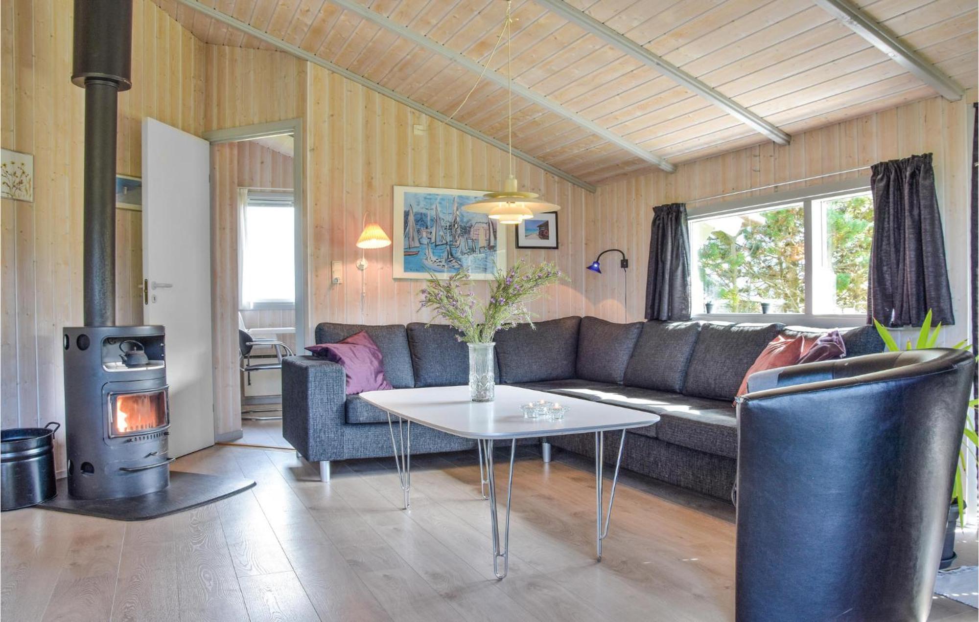 3 Bedroom Awesome Home In Hvide Sande Luaran gambar