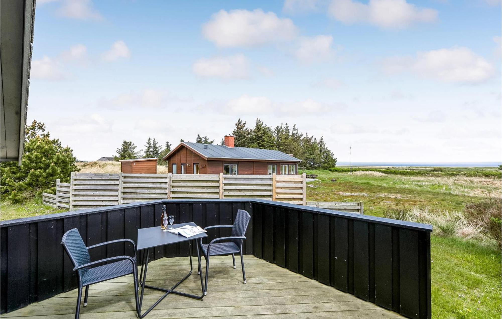 3 Bedroom Awesome Home In Hvide Sande Luaran gambar