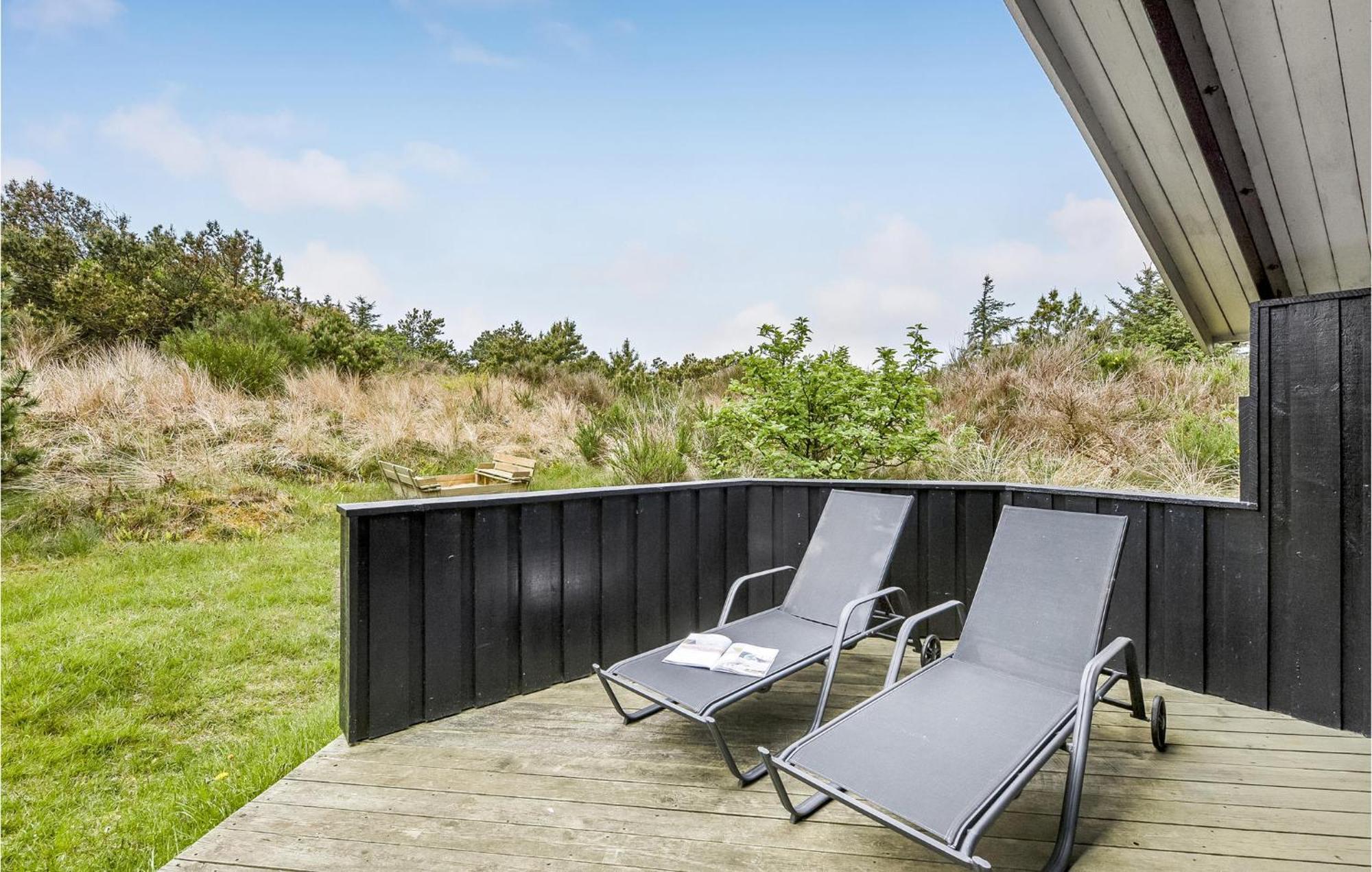 3 Bedroom Awesome Home In Hvide Sande Luaran gambar