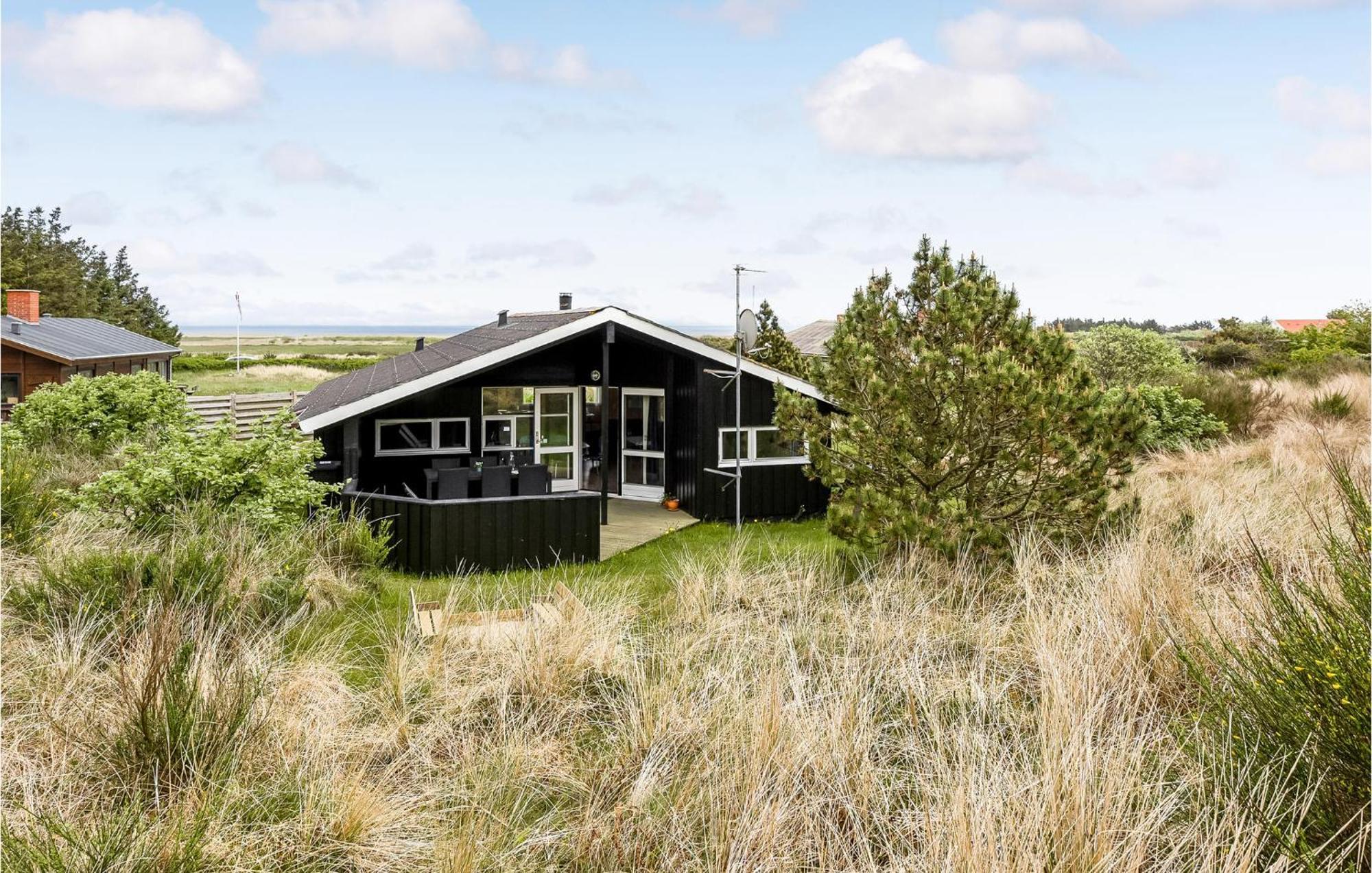 3 Bedroom Awesome Home In Hvide Sande Luaran gambar